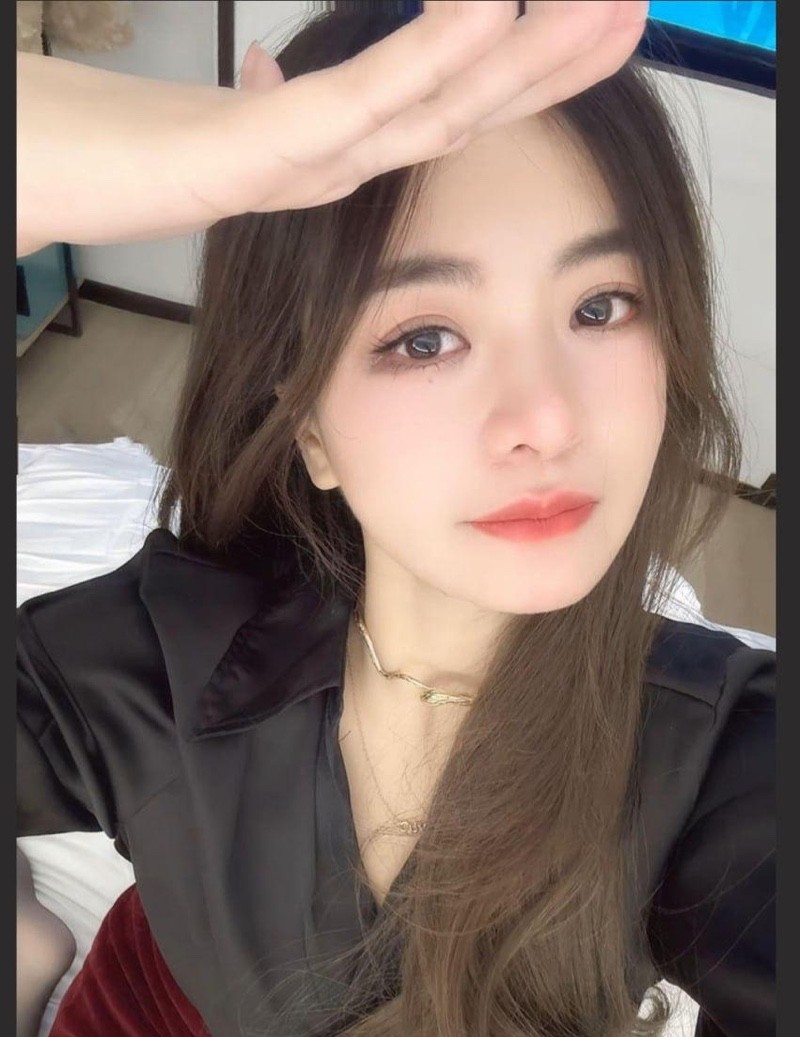 深圳懿德轩76号女技师完美肥臀极致体验 黑丝翘臀骑乘榨精喷汁 撩人手法交织挑逗感官 - 18J.TV